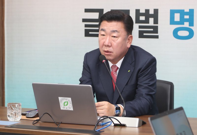 업무보고 주재하는 이범석 청주시장. (시 제공. 재판매 및 DB금지)