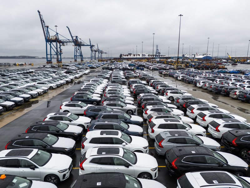 지난 7일(현지시간) 미국 메릴랜드주 볼티모어의 화물 터미널에서 신차들이 운송을 기다리고 있다.EPA연합뉴스