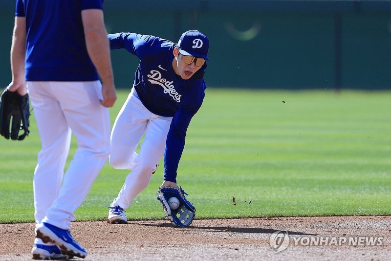 내야 수비 훈련하는 다저스 김혜성 (출처=연합뉴스)