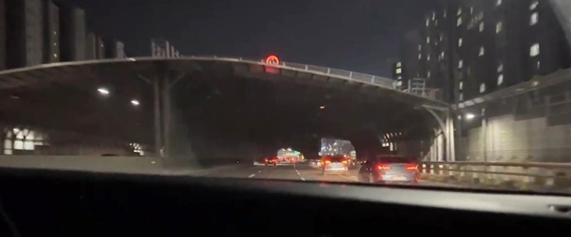 광주 무진대로 우산방음터널(광주여대 방면)에 조명이 켜지지 않은 모습. (독자제공. 재판매 및 DB 금지)