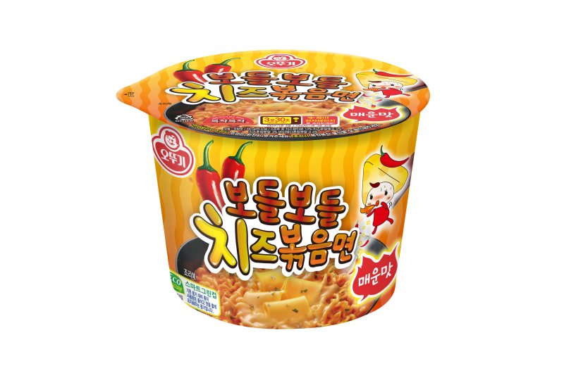 오뚜기가 수출 전용이던 '보들보들 치즈볶음면 매운맛' 용기면을 국내 출시했다.(오뚜기 제공)