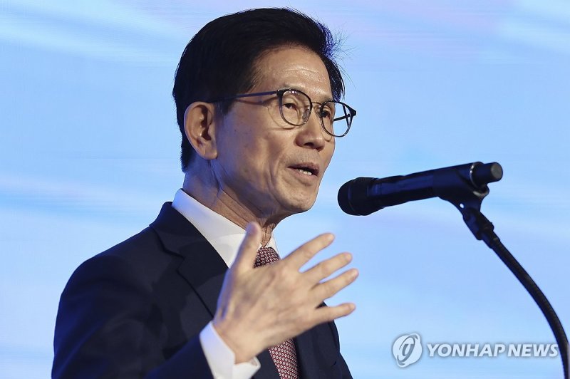 김문수 장관, 대선 출사표 던져... 장관직은 사퇴