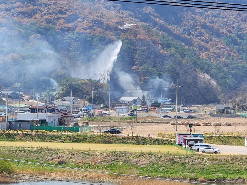 영덕 창고 화재 진화 (출처=연합뉴스)