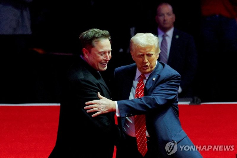 도널드 트럼프 미국 대통령(오른쪽)과 일론 머스크 테슬라 최고경영자(CEO·왼쪽) (출처=연합뉴스)