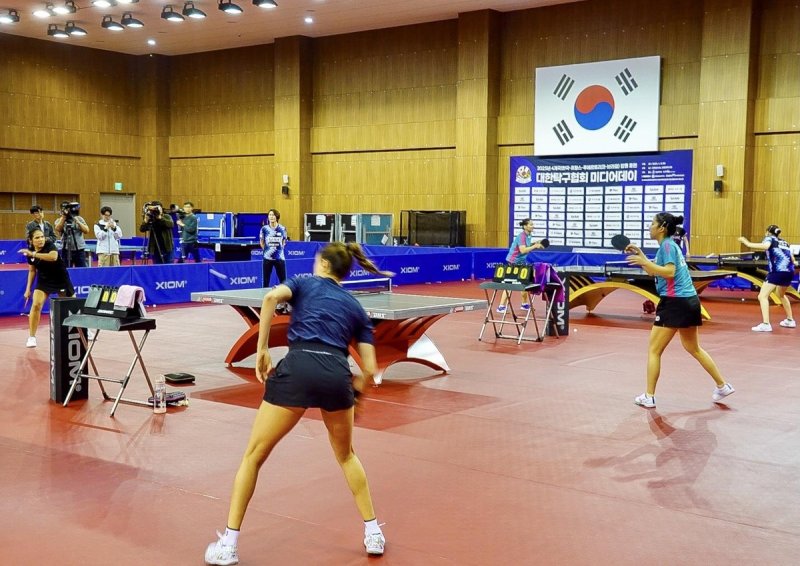 진천선수촌서 외국 선수들과 합동훈련 중인 탁구 대표팀 (출처=연합뉴스)