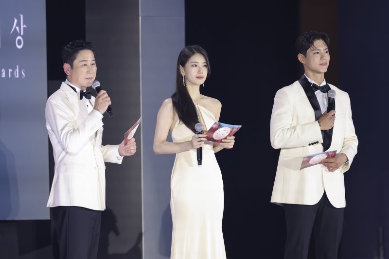 신동엽‧수지‧박보검, 61회 백상도 함께…7번째 3MC 호흡