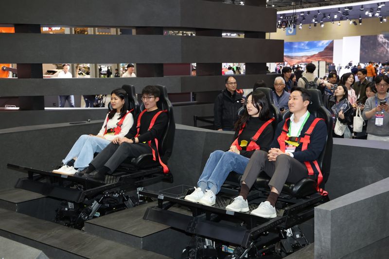정기선 HD현대 수석부회장 '2025 서울모빌리티쇼' 참관