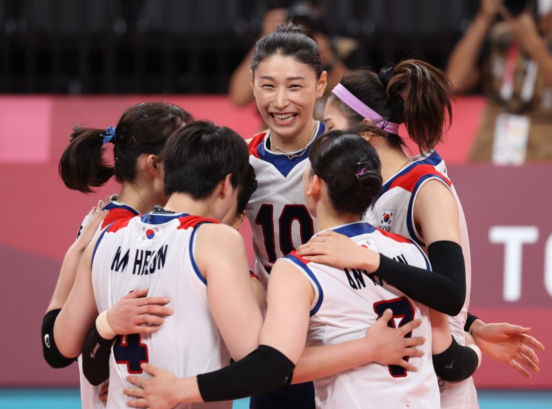 여자 배구 대표팀에서도 활약을 이어간 김연경. /뉴스1 DB ⓒ News1 송원영 기자