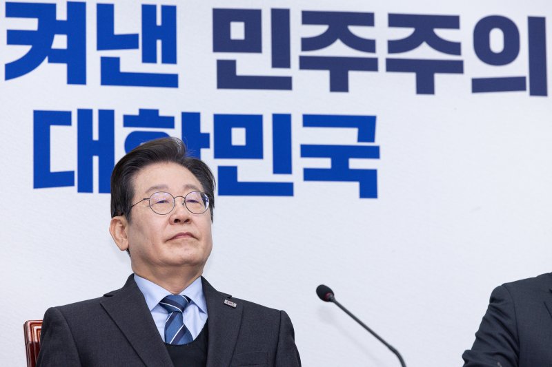 이재명 더불어민주당 대표가 9일 오전 서울 여의도 국회에서 열린 최고위원회에 참석해 있다. 2025.4.9/뉴스1 ⓒ News1 이재명 기자