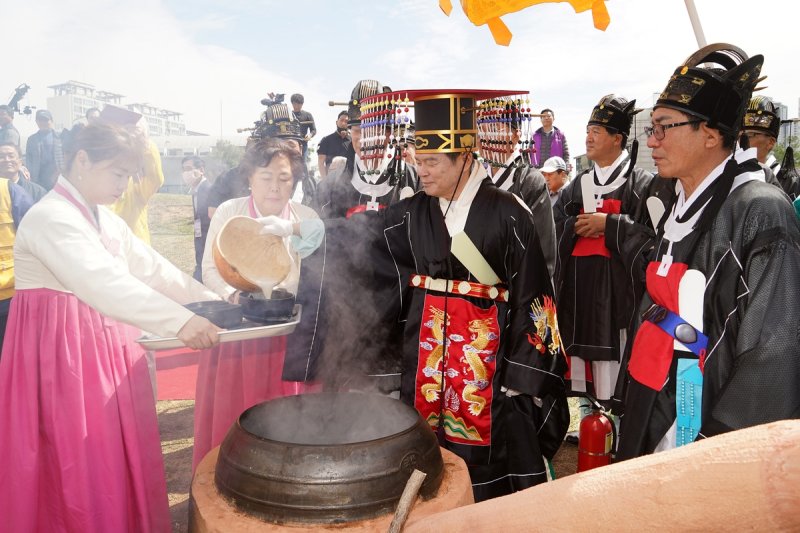2023년 설렁탕 나눔 모습 (출처=연합뉴스)