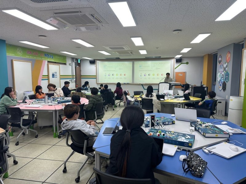 충북교육연구정보원 SW·AI 학부모 교육.(충북교육청 제공. 재판매 및 DB금지)/뉴스1