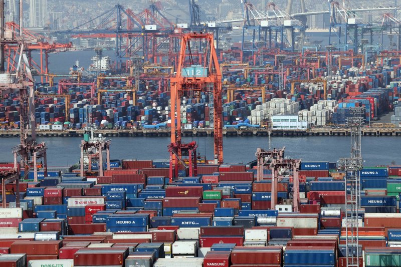 트럼프발 '관세태풍 상륙' ...'생산지 이전' 등 韓기업, 비상국면 돌입