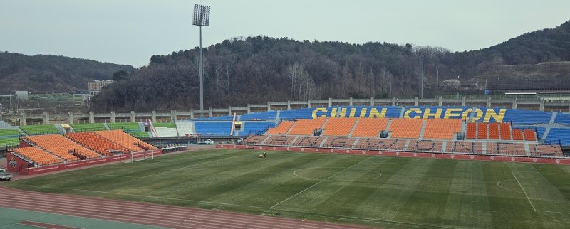 춘천시 송암스포츠타운 가변석 운영 (출처=연합뉴스)