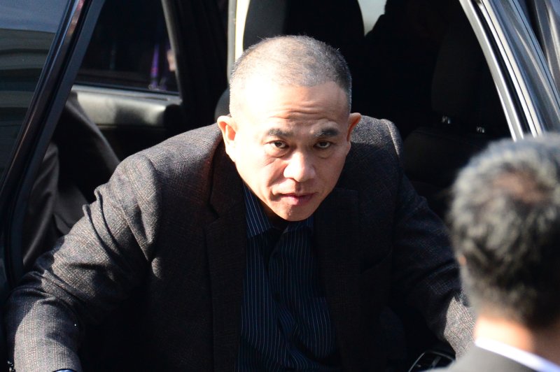 [창원=뉴시스] 김건희 여사 공천 개입 의혹 핵심 당사자인 명태균씨가 2024년 11월8일 오전 조사를 받기 위해 경남 창원시 성산구 창원지방검찰청으로 출석하고 있다. (사진=뉴시스 DB). photo@newsis.com