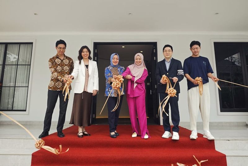 지난 7일 갤러리아피부과의원 자카르타 지점 개원식을 개최했다. /사진=갤러리아피부과의원 자카르타 지점 공식 SNS 제공