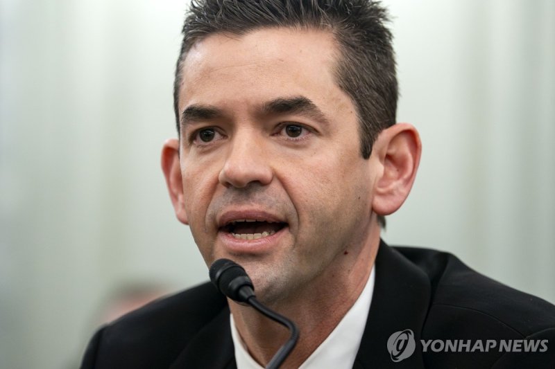 9일 미 연방 상원 인사청문회에서 답변하는 NASA 국장 후보자 재러드 아이작먼 (출처=연합뉴스)