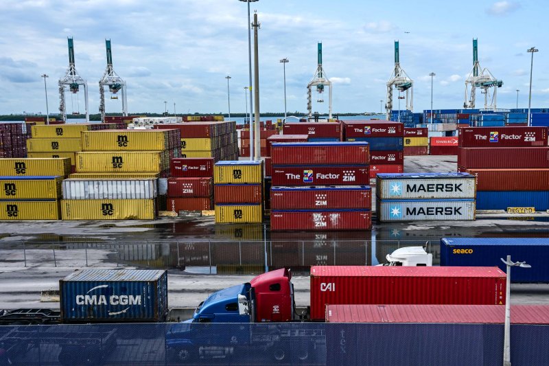 美中 무역 전쟁에 태평양 해운 휘청, 운송 주문 줄취소