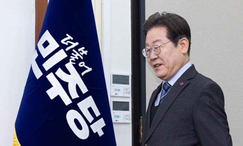 이재명 더불어민주당 대표가 9일 오전 서울 여의도 국회에서 열린 최고위원회의에 참석하고 있다. 2025.4.9/뉴스1 ⓒ News1 이재명 기자 /사진=뉴스1