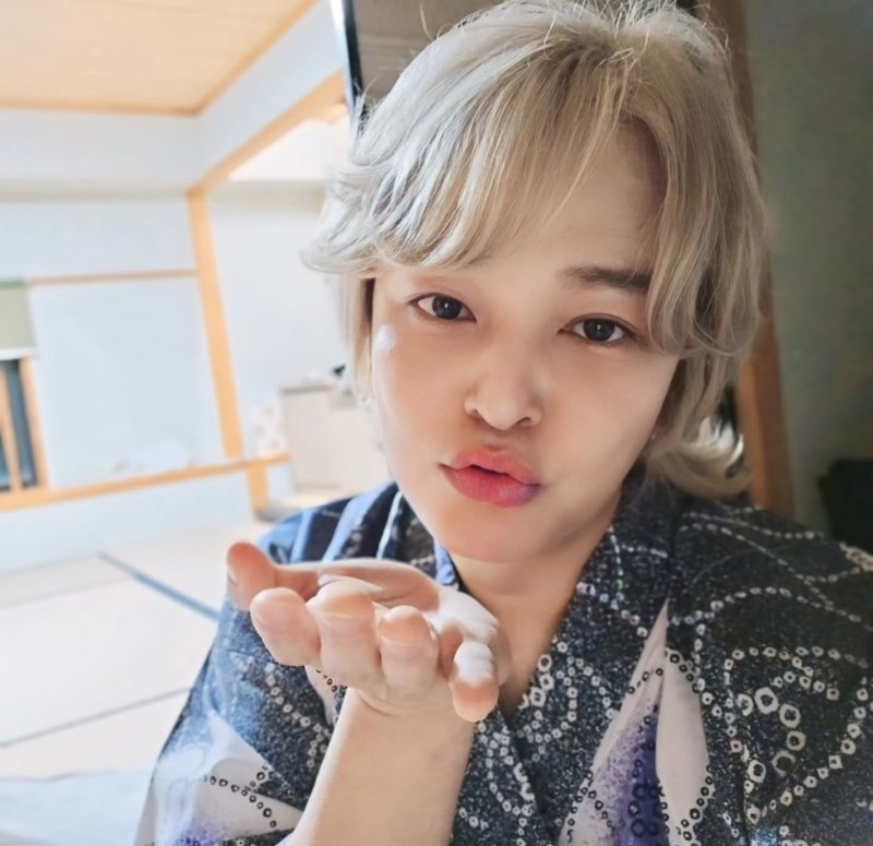 '음주운전 2번' UN 김정훈, 근황 공개…놀라운 비주얼