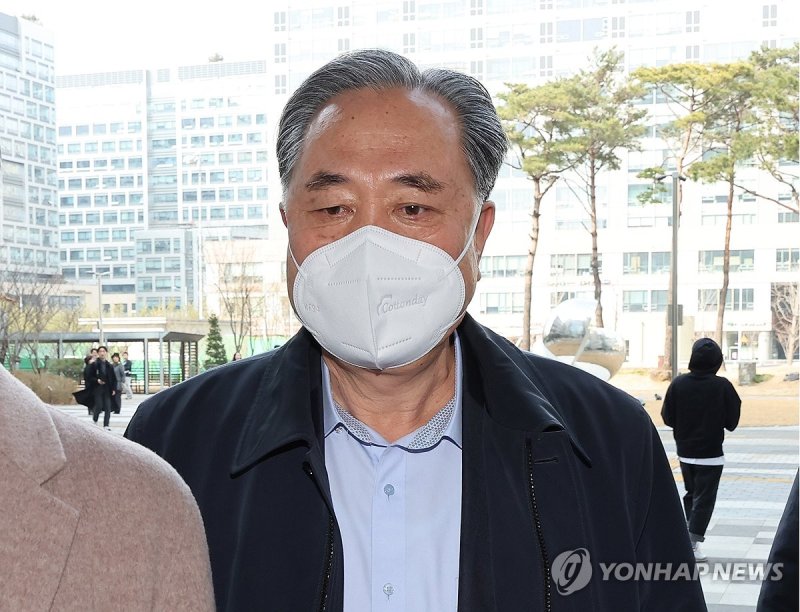 박차훈 전 중앙회 회장, 1심 선고 공판 출석 (출처=연합뉴스)