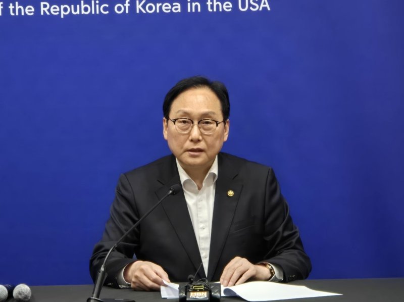 정인교 산업통상자원부 통상교섭본부장이 9일(현지시간) 미국 워싱턴DC 주미한국대사관에서 기자간담회를 하고 있다. ⓒ News1 류정민 특파원