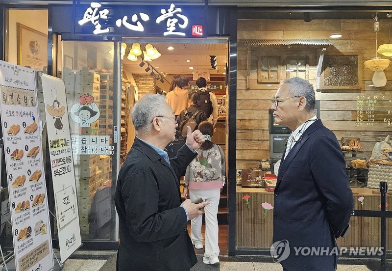 대전 성심당 방문한 유인촌 장관 (출처=연합뉴스)