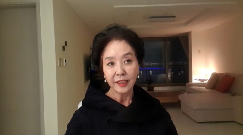 김부선, 김흥국과 불륜설에 "손 한번 잡은 적 없어"