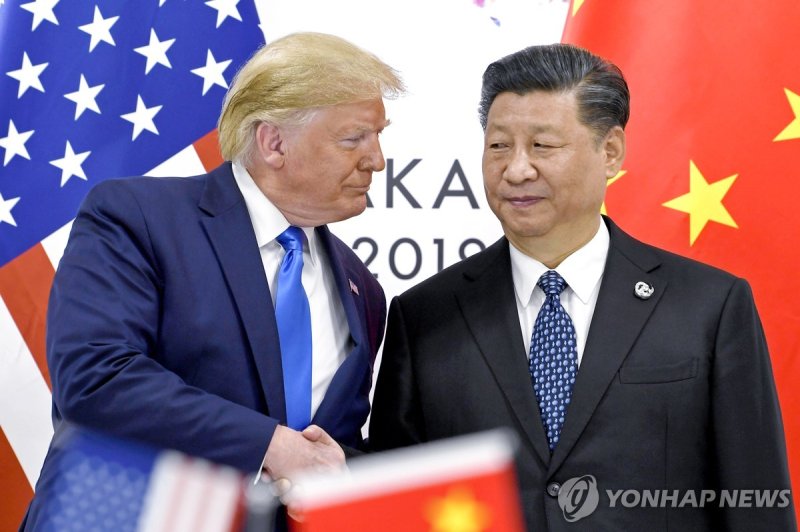 지난 2019년 G20 정상회의에서 만난 트럼프 미국 대통령(왼쪽)과 시진핑 중국 국가주석 (출처=연합뉴스)