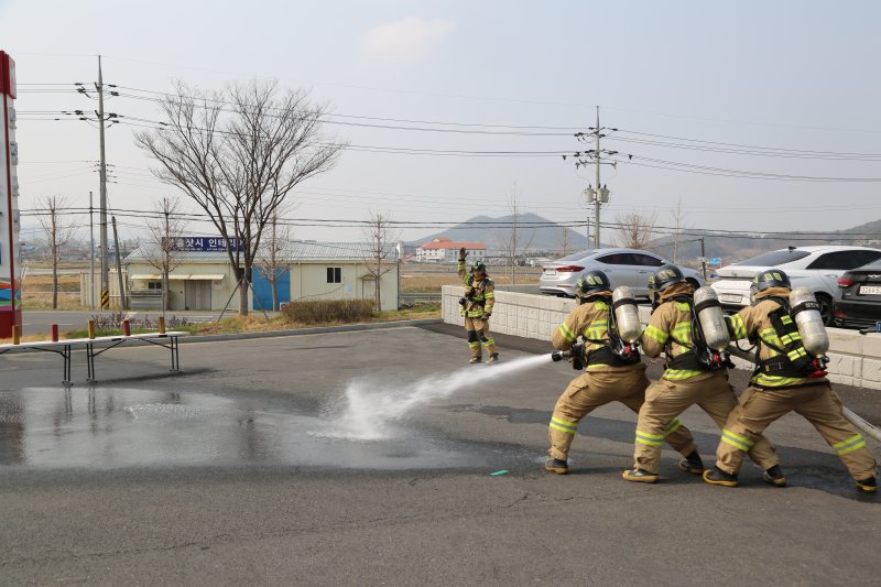 소방기술경연대회 화재진압 시연 모습. (보령소방 제공. 재판매 및 DB금지)/뉴스1