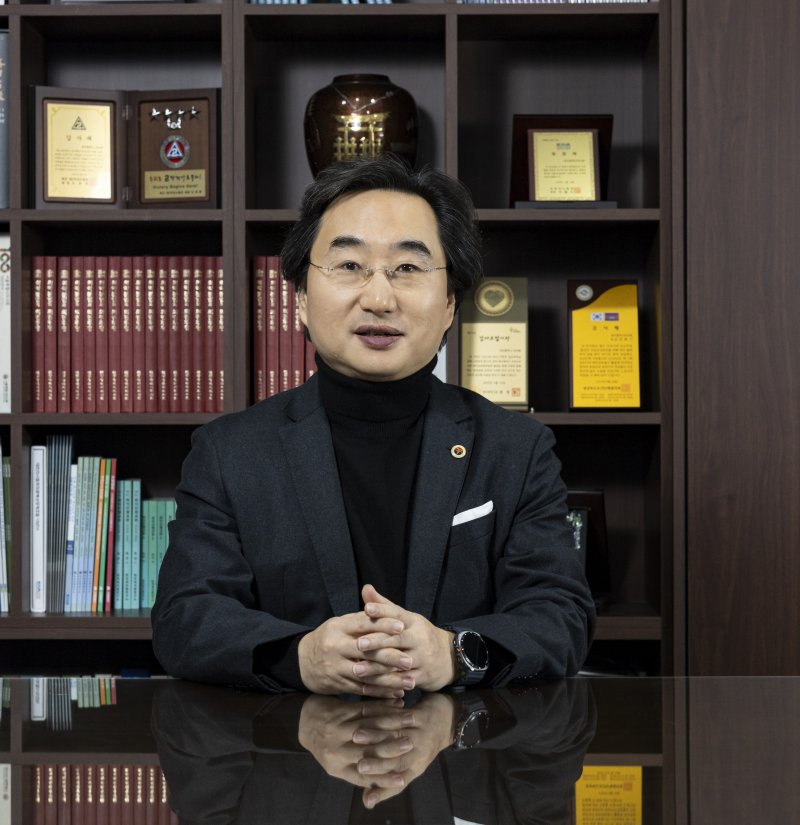 [대구=뉴시스] 민복기 대구시의사회 회장. (사진=대구시의사회 제공) 2025.04.11. photo@newsis.com *재판매 및 DB 금지