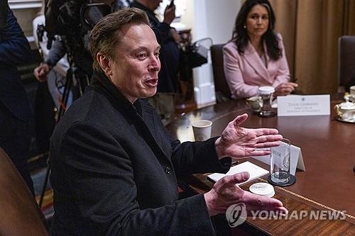 각료회의 참석한 일론 머스크 (출처=연합뉴스)