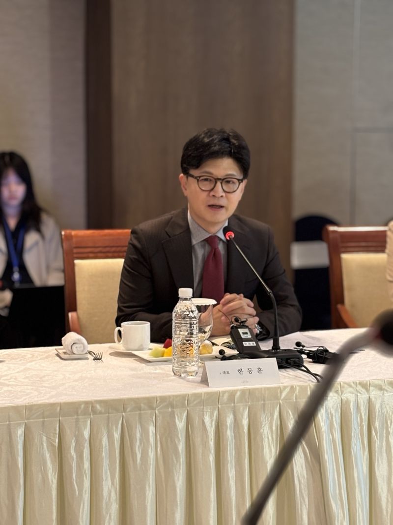 한동훈 "관세는 기업 아닌 정부가 할 일.. 25만원 주자라고 할 때아니야"