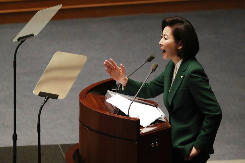 나경원 자유한국당 원내대표가 12일 오전 서울 여의도 국회 본회의장에서 열린 제367회 제3차 임시회 본회의에서 교섭단체 대표연설을 하고 있다. 2019.3.12/뉴스1 ⓒ News1 임세영 기자
