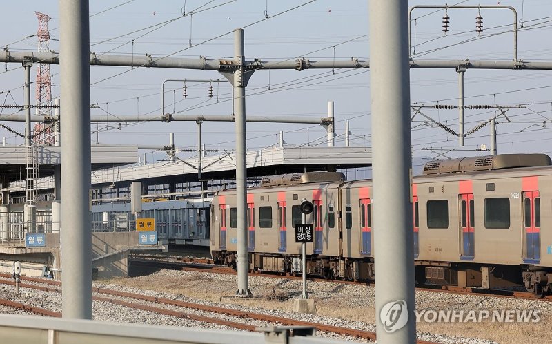 문산~금촌 양방향 셔틀열차 임시 운행 (출처=연합뉴스)