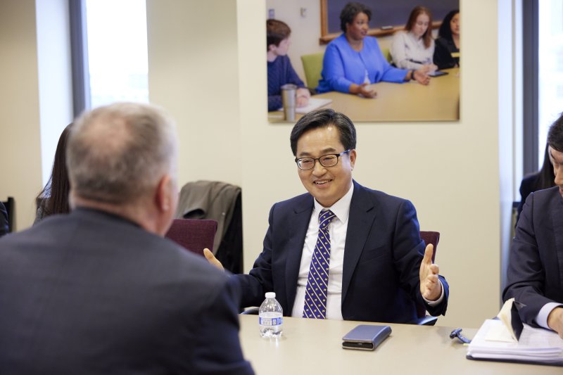 '관세 외교' 나선 김동연, 스티브 비건 트럼프 1기 정부 관계자 만나 '대응책 마련'