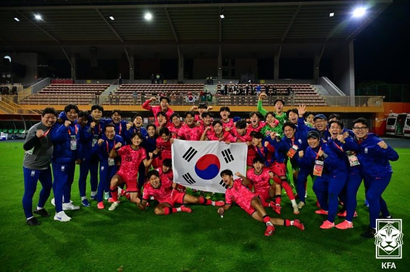 승리 후 기뻐하는 U20 대표팀(대한축구협회 제공)