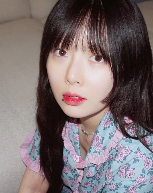 현아, 사랑스러움에 반전 '피어싱'…결혼 후 확 달라진 분위기