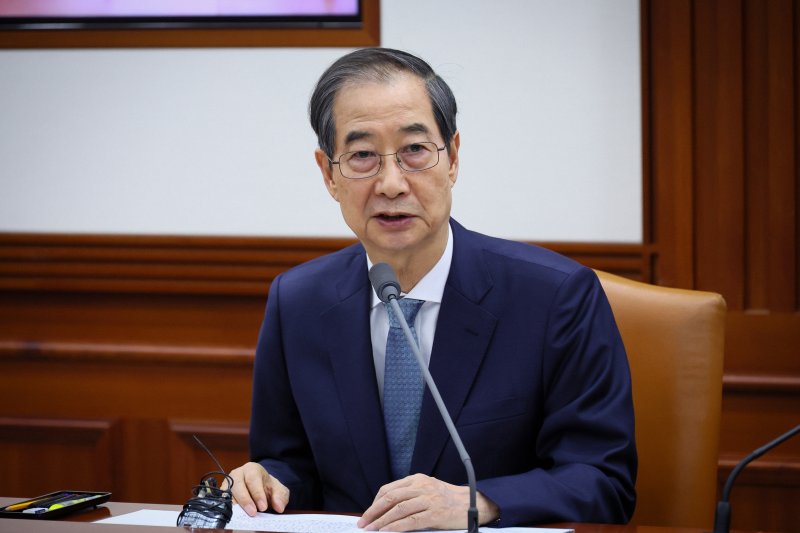 한덕수 대통령 권한대행 국무총리가 10일 서울 종로구 정부서울청사에서 열신 국정현안관계장관회의에서 발언을 하고 있다. (총리실 제공, 재판매 및 DB 금지) 2025.4.10/뉴스1 ⓒ News1 임세영 기자