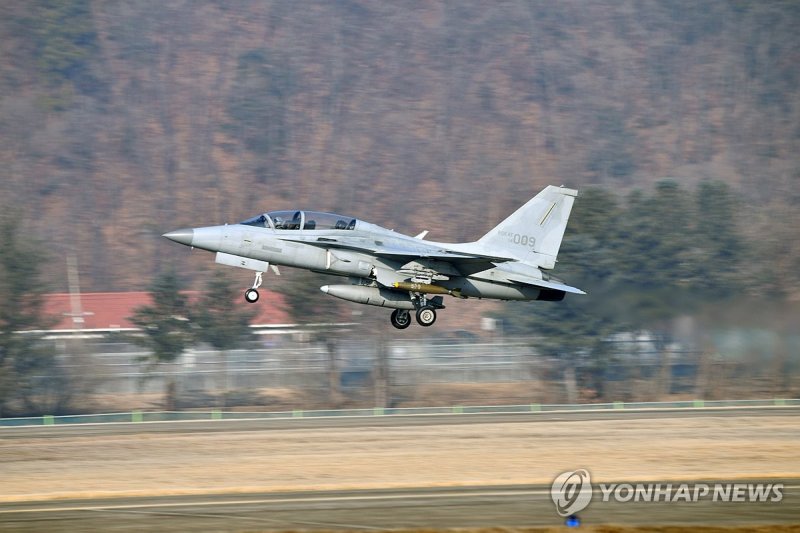 이륙하는 FA-50 (출처=연합뉴스)