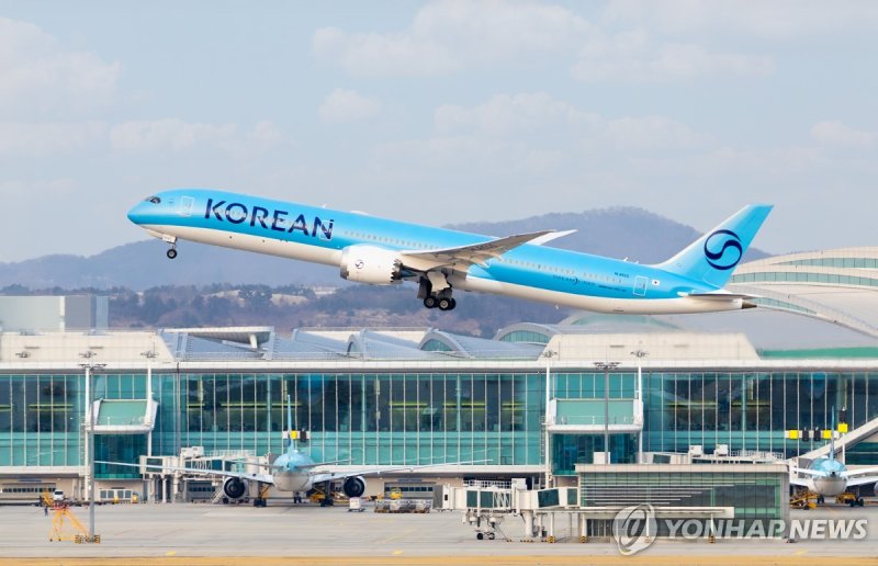 이륙하는 대한항공 (출처=연합뉴스)