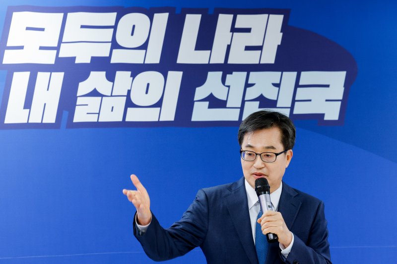 민주 李 vs 비명 경선룰 갈등 심화..김두관 '경선불참'