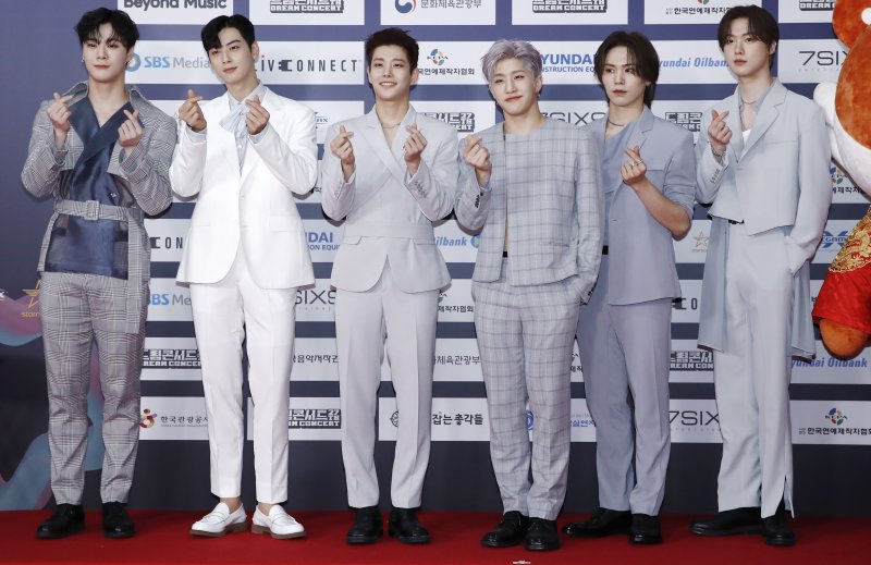 아스트로, 단독 콘서트 개최…'탈퇴' 라키도 무대 오른다