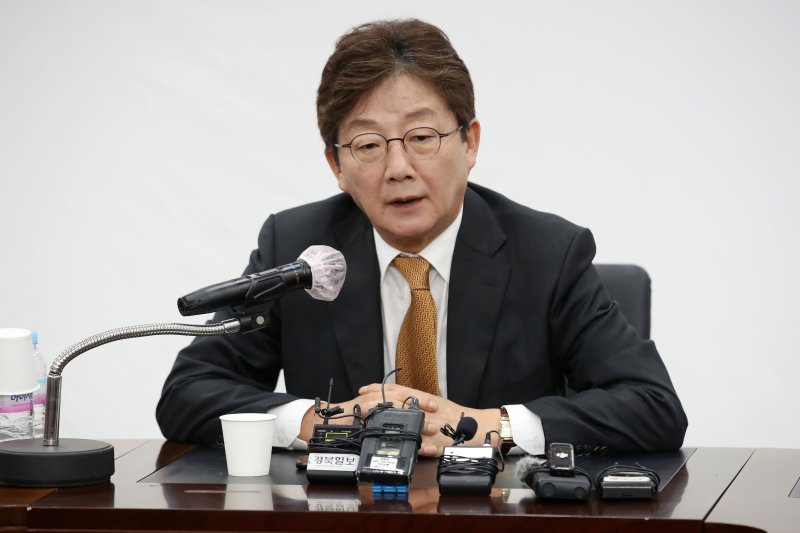 유승민 전 국민의힘 의원이 11일 오전 대구 수성구 국민의힘 대구시당에서 열린 기자간담회에 참석해 발언하고 있다. 2025.4.11/뉴스1 ⓒ News1 공정식 기자
