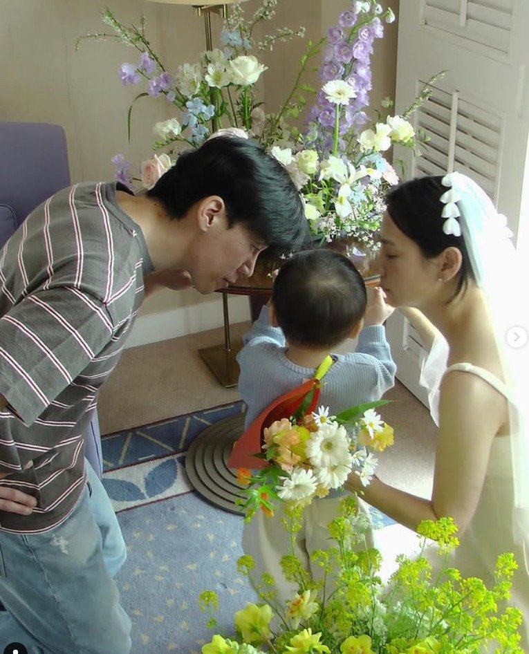 윤승아, 김무열 결혼 10주년 이벤트에 행복…"아들 함께 해 의미"