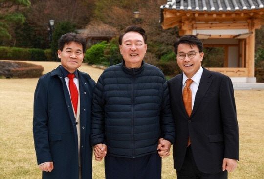 전한길 "'이기고 돌아왔다'는 윤석열, 예수님 같았다"