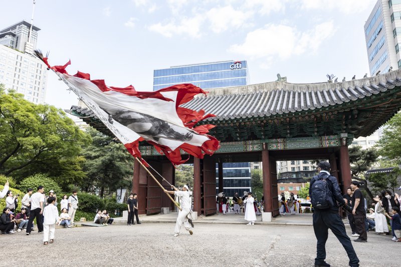 [서울=뉴시스] 2024년 궁중문화축전 경희궁 길놀이 (사진=국가유산청 제공) 2025.04.15. photo@newsis.com