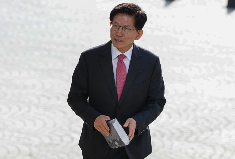 대선 출마를 선언한 김문수 전 고용노동부 장관이 13일 오전 서울 서초구 온누리교회에서 열린 예배에 참석하고 있다. 2025.4.13/뉴스1 ⓒ News1 김도우 기자 /사진=뉴스1