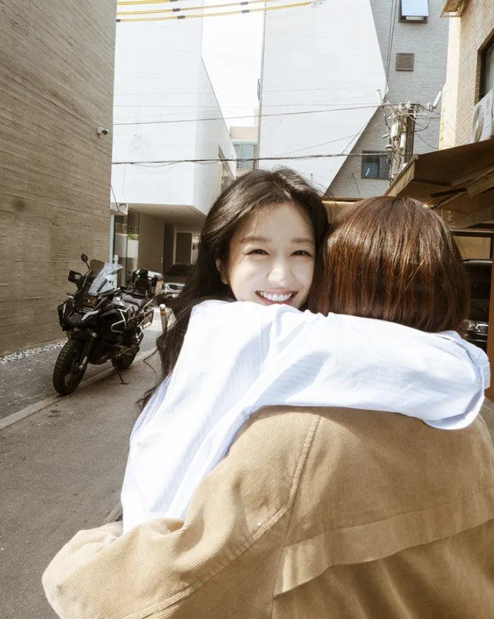 서예지, 논란 정면돌파 후 후련했나? 환한 미소