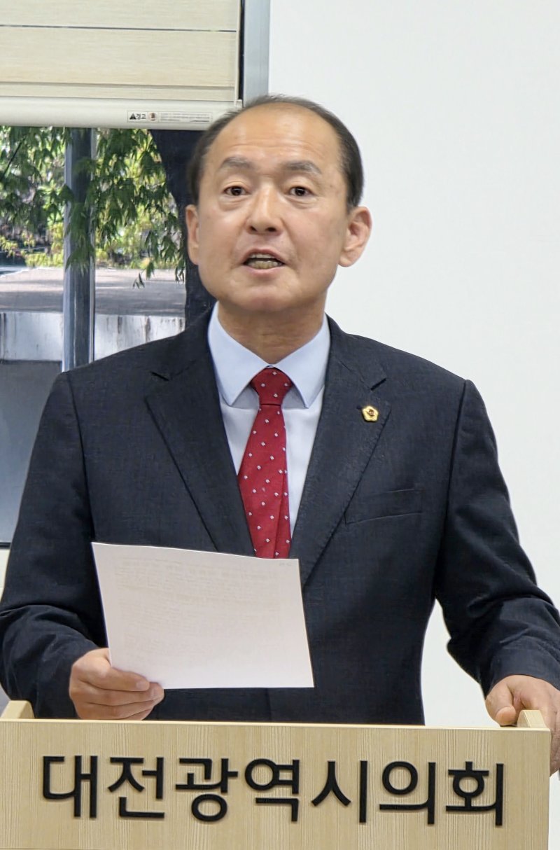 국민의힘 소속 대전시의회 박종선 의원이 15일 시의회 기자실에서 기자회견을 하고 있다./뉴스1 ⓒ News1 김경훈 기자