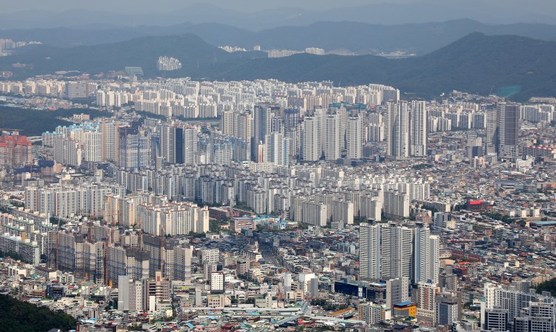 대구의 아파트 가격 하락세가 17개월째 이어졌다. 사진은 대구 도심 전경.(기사 내용과 무관함. 재판매 및 DB 금지) ⓒ News1 DB